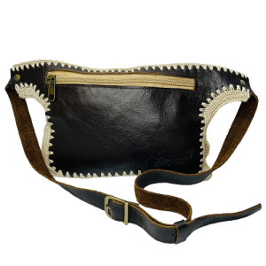 Riñonera de cuero con crochet artesanal 100% cuero